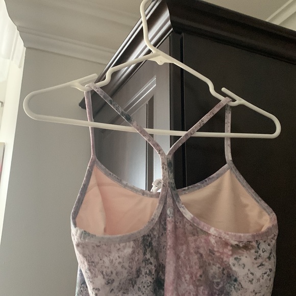 Lululemon  tank - Picture 2 of 3